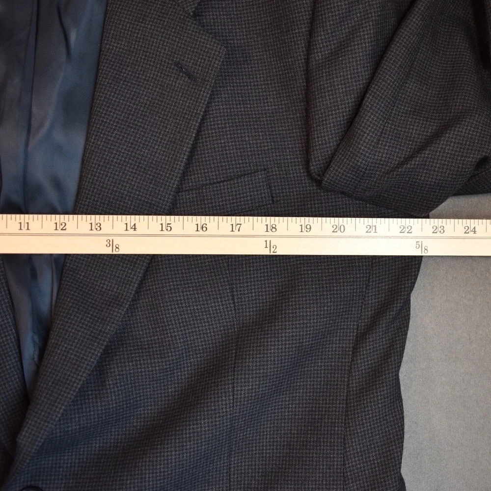 Vintage Burberry's 44 Blazer Sport Coat 100% Wool ACTWU Gray Houndstooth 90s